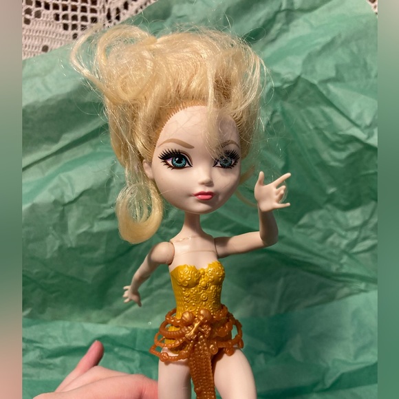 B1G2 - Mattel Ever After High Apple White Swim Fashion Doll - Buy 1, Get 2 FREE - Picture 1 of 8